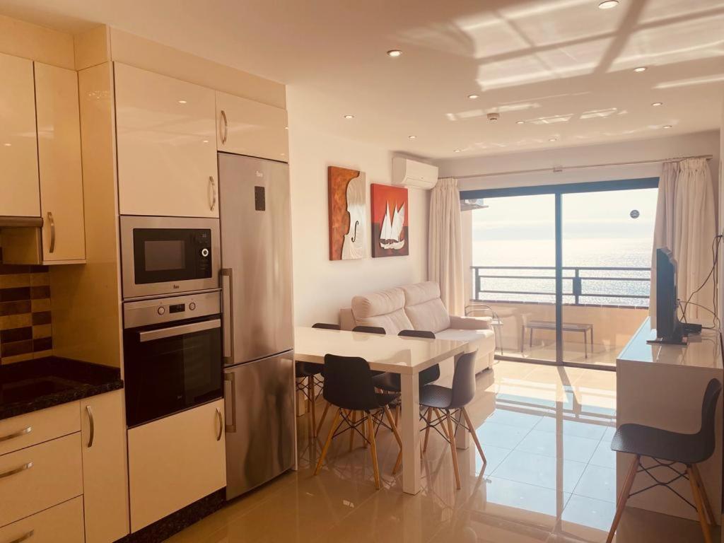 Gold Sunset Apartment Адехе Екстериор снимка