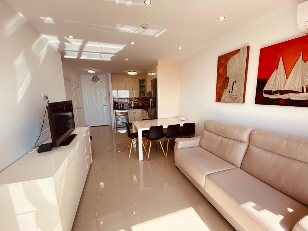 Gold Sunset Apartment Адехе Екстериор снимка