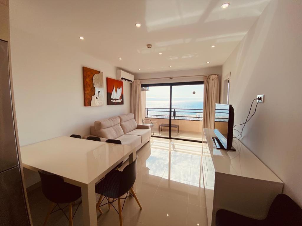 Gold Sunset Apartment Адехе Екстериор снимка